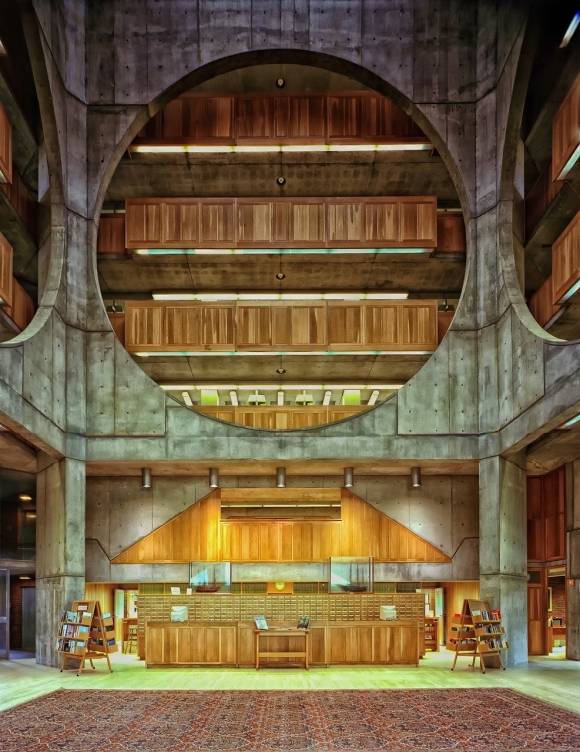 루이스 칸이  설계한 필립 엑시터 도서관(Philips Exeter Academy library).