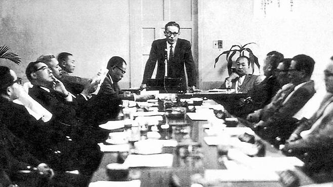 1961년 한경협 출범 당시 회의 장면