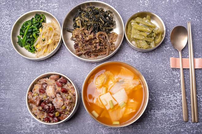 섬유질이 풍부한 식단은 혈당 스파이크를 막는 데 도움이 된다. [사진=클립아트코리아]