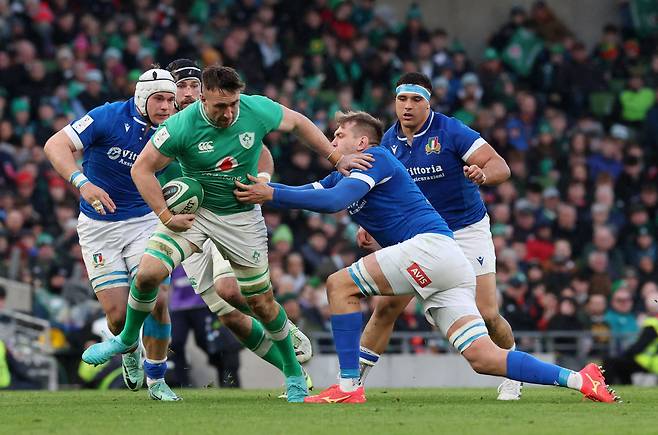 11일 아일랜드와 이탈리아의 경기 모습. /로이터 연합뉴스