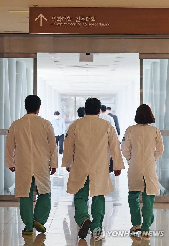 <사진: 연합뉴스>