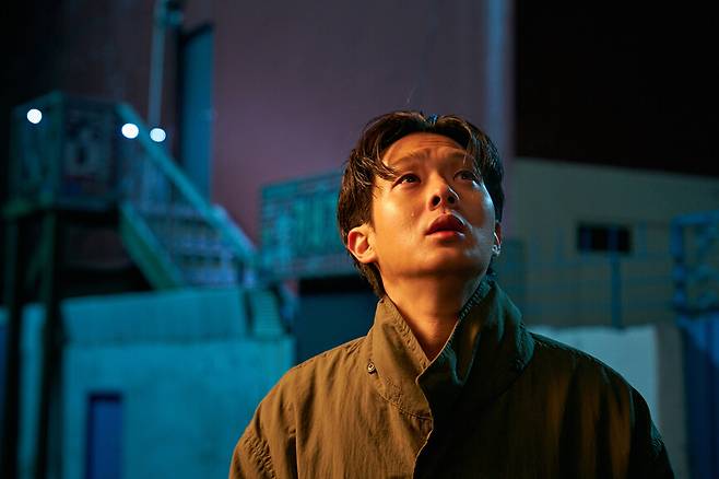 불필요한 노출 장면으로 논란이 되고 있는 ‘살인자ㅇ난감’의 한 장면. 넷플릭스 제공