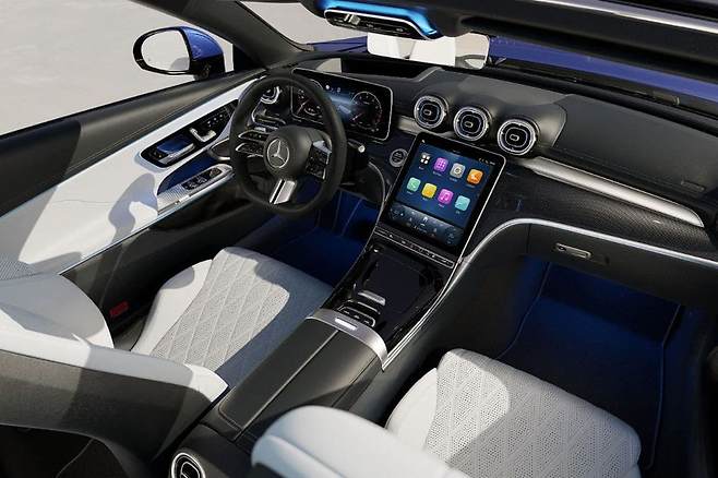 CLE 카브리올레 실내