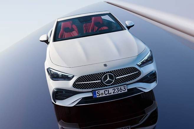 CLE 카브리올레 전면 디자인