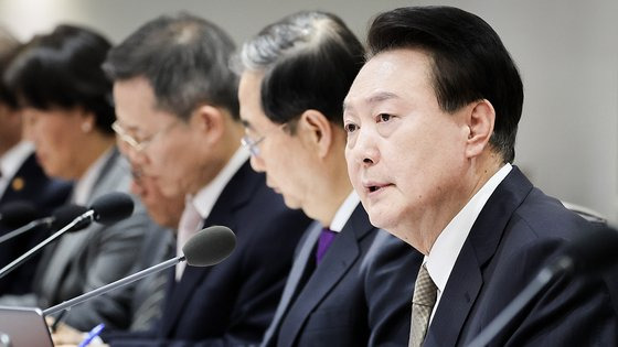 윤석열 대통령이 20일 서울 용산 대통령실 청사에서 열린 국무회의에서 발언하고 있다. 대통령실사진기자단