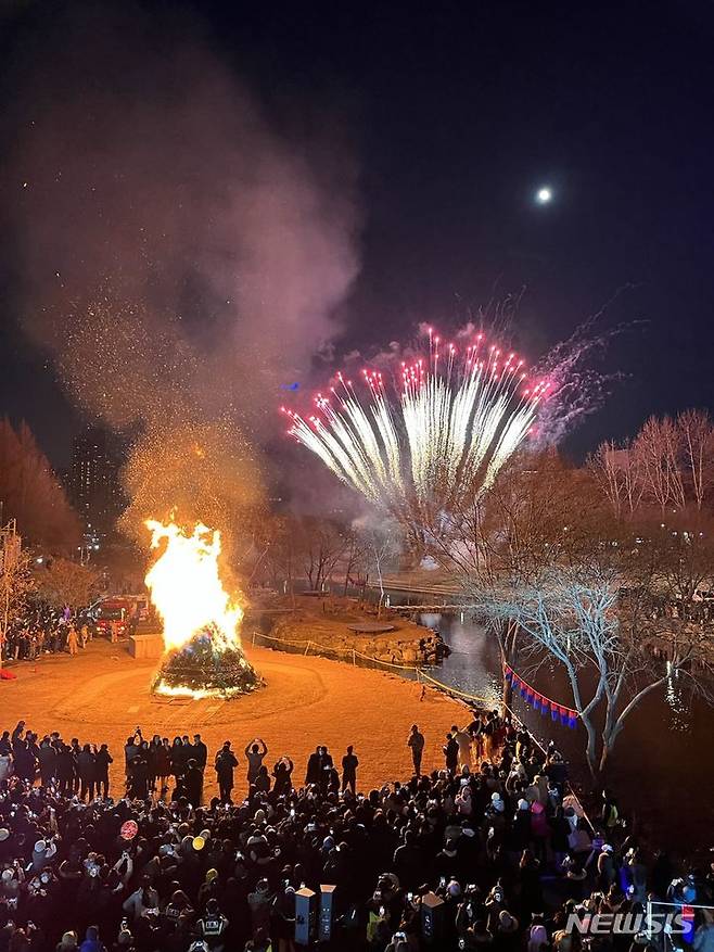 [서울=뉴시스]서울 서초구가 오는 23일 새해 소망을 기원하는 '제15회 정월대보름 달맞이 축제를' 연다고 20일 밝혔다. (사진=서초구 제공). 2024.02.20. photo@newsis.com