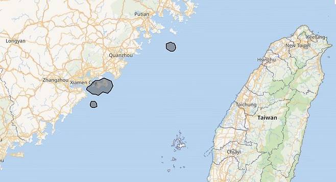 [서울=뉴시스]﻿﻿중국 해경이 대만 진먼다오 부근에서 대만 유람선에 승선해 검문을 한 가운데 추궈정 대만 국방부장(장관)은 “군이 선제적으로 개입하지 않을 것”이라는 입장을 밝혔다. 진먼다오(회색 음영부분) 지도. <사진출처: 위키피디아> 2024.02.20