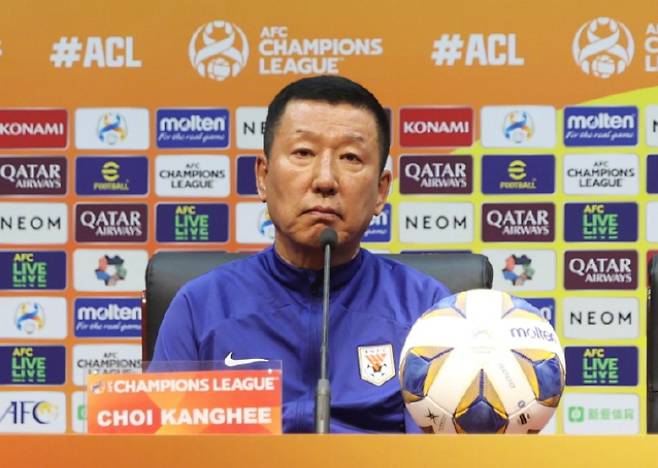 최강희 감독. 산둥 타이산 웨이보