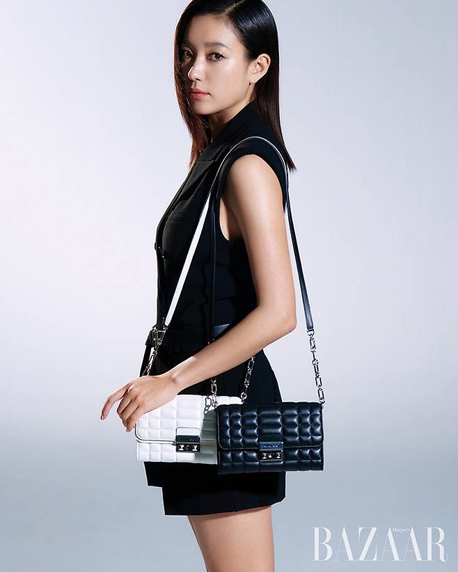 배우 한효주 패션 화보. 사진 하퍼스 바자