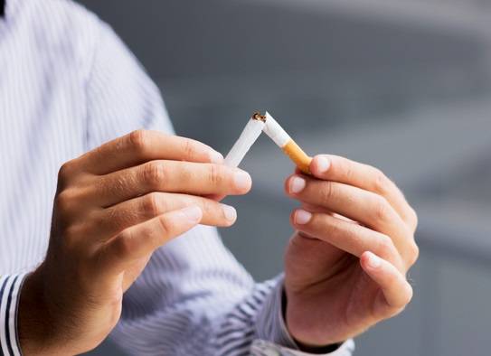 연초 금연을 단행한 사람 가운데 성공한 사람은 얼마나 될까? 담배를 끊으면 폐암 사망률이 낮아지는 것을 비롯해 여러 건강 상 이점이 생긴다. [사진=게티이미지뱅크]