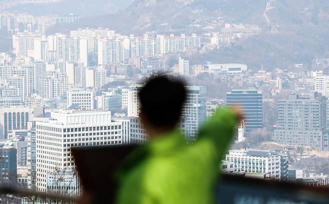 서울 용산구 남산타워에서 바라본 아파트 단지./뉴스1