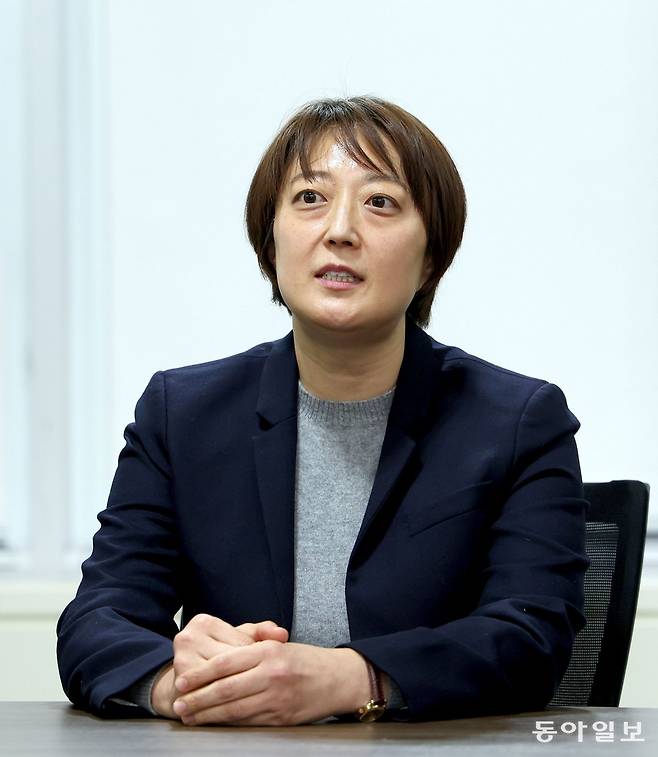 권정현 한국개발연구원(KDI) 연구위원이 21일 오후 서울 종로구 동아미디어센터에서 열린 의대 입학정원 확대 관련 본보 긴급좌담회에서 발언하고 있다. 송은석 기자 silverstone@donga.com