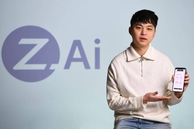 이지혁 제트에이아이 대표가 서울 세종대로 한국일보사에서 자체 개발한 '블럭스' AI를 소개하고 있다. 20여 개사가 사용하는 블럭스 AI는 이용자 취향을 실시간으로 반영해 각종 상품을 추천하는 AI다. 윤서영 인턴기자