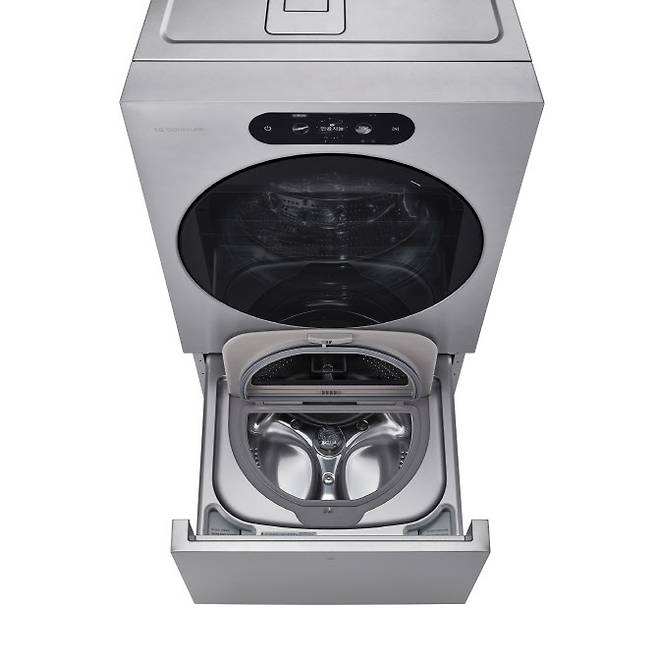 LG 시그니처 세탁건조기 제품 하단에 탑재한 4kg 용량의 미니워시. (사진=LG전자)