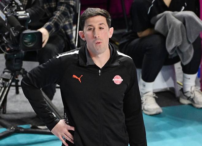 조 트린지 감독. 제공 | 한국배구연맹