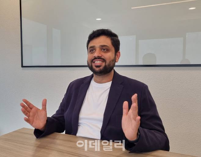 무하메드 노크하이즈 리테일로 CEO가 UAE 두바이에서 이데일리와 만나 자사 서비스에 대해 설명하고 있다. [사진=이데일리 박소영 기자]