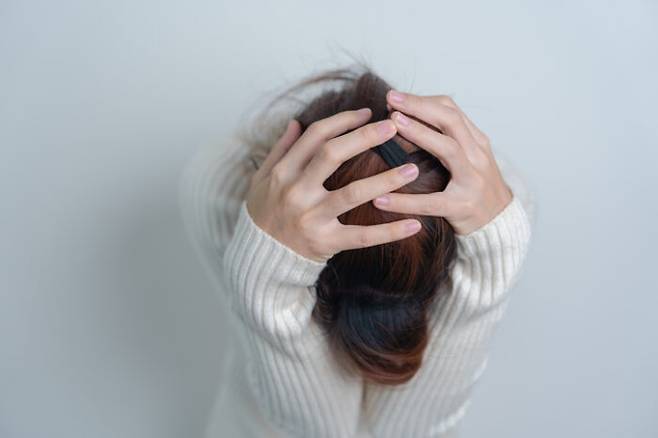 약으로 잘 치료되지 않는 두통은 뇌종양 증상 중 하나로 꼽힌다. [사진=게티이미지뱅크]