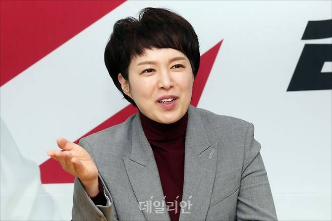 국민의힘 경기 분당을 예비후보인 김은혜 전 대통령실 홍보수석이 지난 5일 오후 경기도 성남 분당구 선거사무소에서 데일리안과 인터뷰를 하고 있다. ⓒ데일리안 홍금표 기자