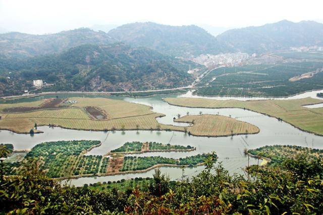 백주봉 임해대에서 본 도강십삼저. ⓒ최종명