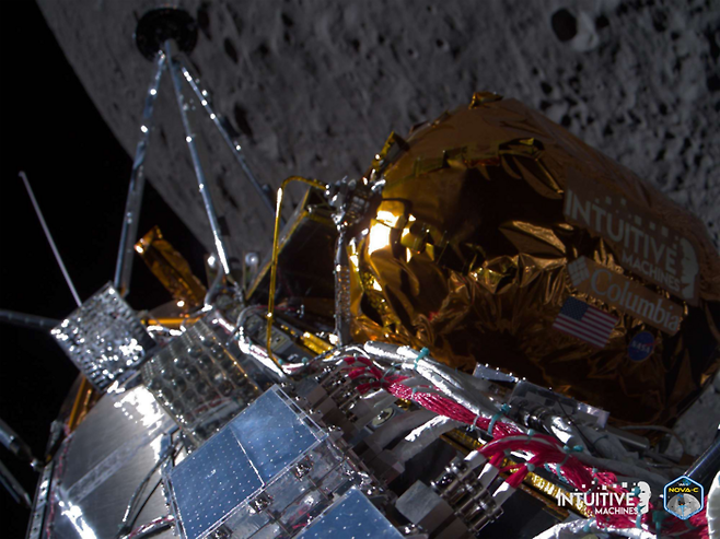 달 착륙선 오디세우스가 달 표면을 촬영한 사진. 자료=인튜이티브 머신스