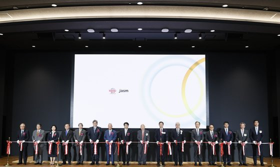 지난 24일 일본 구마모토에서 세계 최대 반도체 파운드리(위탁생산) 회사인 TSMC 공장 준공식이 개최됐다. 사진 TSMC 제공