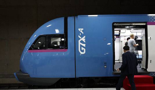 수도권에서 운행중인 GTX-A.[자료=연합뉴스]