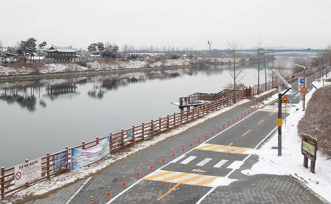2월 6일 인천 계양구 경인아라뱃길 전경. [지호영 기자]