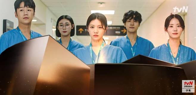 tvN ‘언젠가는 슬기로울 의사생활’ 속 한 장면. 유튜브 채널 tvN 드라마 캡처.
