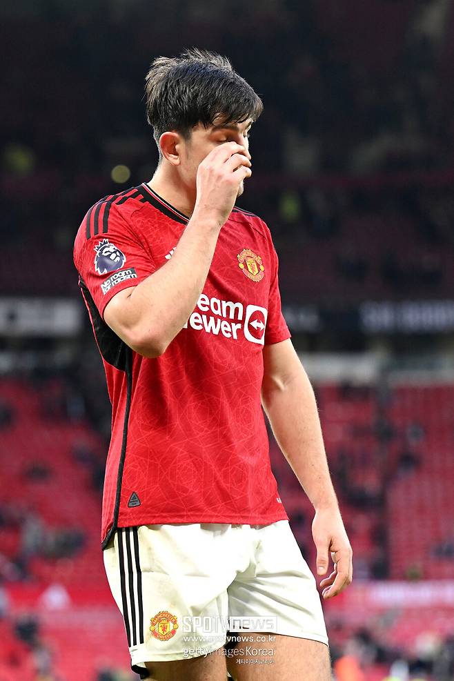 ▲ 맨체스터 유나이티드는 25일(한국시간) 영국 맨체스터 올드 트래포드에서 열린 풀럼과 2023-24시즌 잉글랜드 프리미어리그 26라운드에서 1-2로 졌다. 21년 만에 홈에서 풀럼에 승점을 내준 맨체스터 유나이티드는 프리미어리그 6위(14승 2무 10패, 승점 44점)를 유지하면서 토트넘 홋스퍼(승점 47점) 추격을 다음으로 미루게 됐다