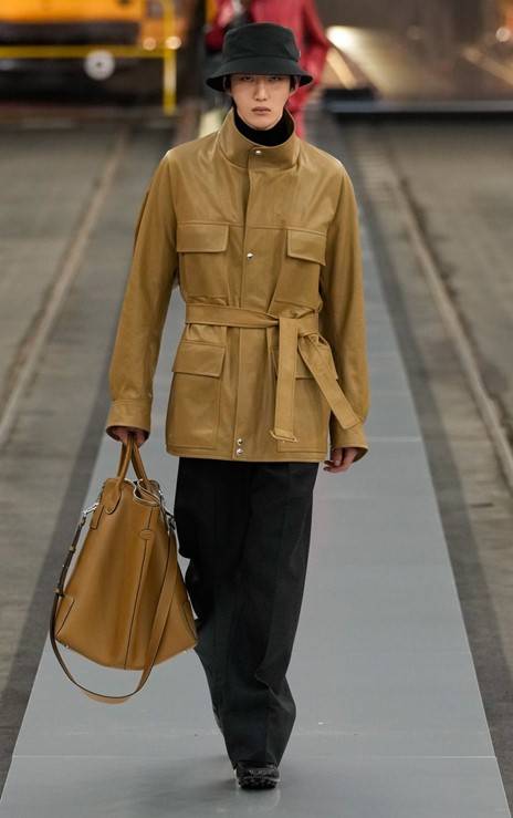 토즈(Tod's) 2024 F/W 컬렉션 유하민 모델.