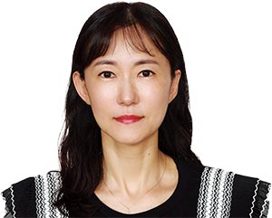 김의향패션&스타일 칼럼니스트 현 케이노트 대표, 전 보그 코리아 패션 디렉터