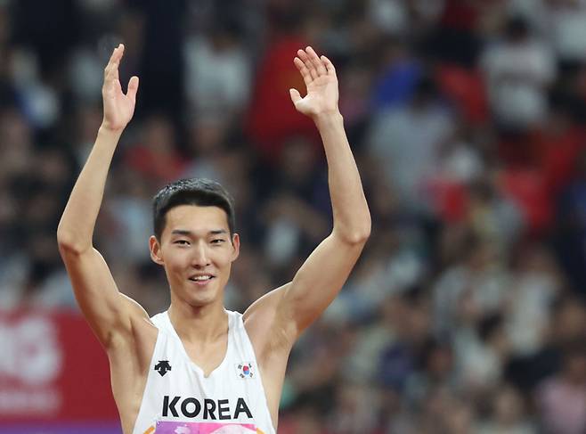 <yonhap photo-4667=""> 지난해 항저우 아시안게임에 참가했던 우상혁. 사진=연합뉴스</yonhap>