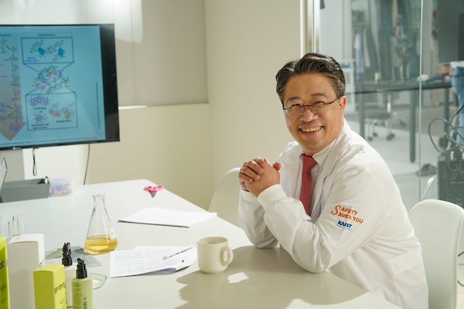 Professor Lee Hae-shin. [Photo provided by Polyphenol Factory]