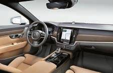 SKT와 협업해 만든 인포테인먼트 시스템은 국내 최고 수준의 음성 인식률을 보여준다.