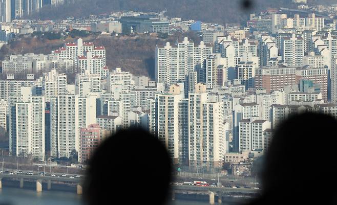 3월 입주물량이 연중 최대인 3만3219가구로 집계됐다. 사진은 서울시내 한 아파트 밀집 지역. /사진=뉴시스