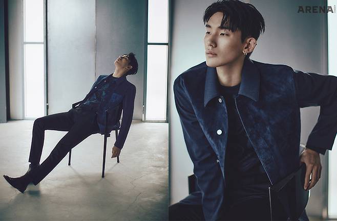 톤온톤 샤보니에 재킷·자카드 울 크루넥 니트·울 팬츠·디메져 레더 첼시 부츠 모두 벨루티 제품.