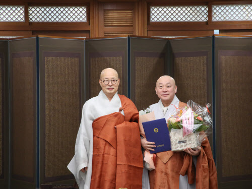 한국불교문화사업단 단장에 만당스님(오른쪽)이 임명됐다(사진=조계종).