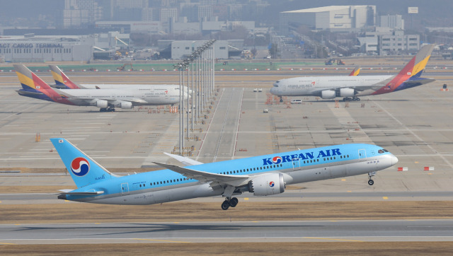 지난 13일 인천국제공항 전망대에서 바라본 공항 계류장. 연합뉴스