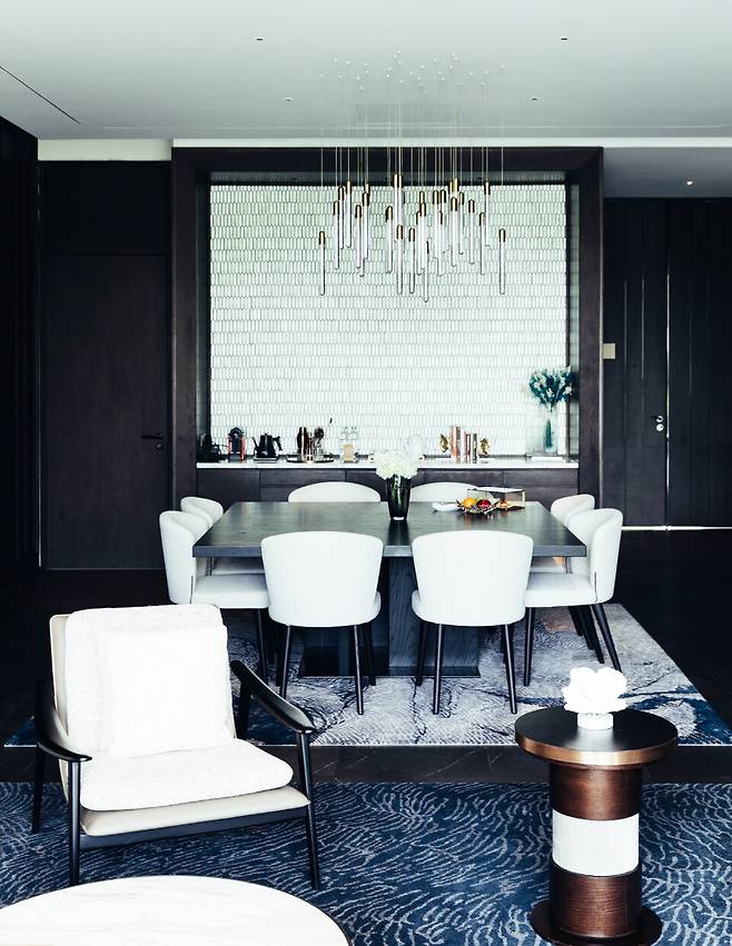 비치 프론트 원베드룸 스위트 풀빌라 객실