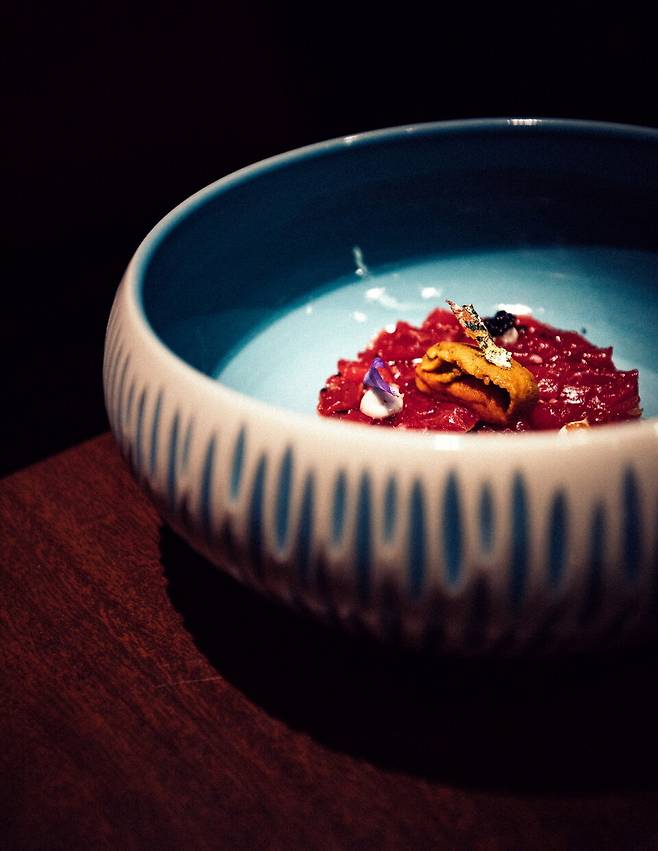 아오리 사과를 곁들인 참치 속살 타르타르