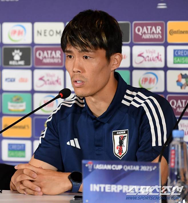 일본 축구대표팀 토미야스 타케히로가 23일(현지시간) 미디어센터에서 열린 기자회견에 참석해 취재진 질문에 답하고 있다. 도하(카타르)=박재만 기자 pjm@sportschosun.com/2023.01.23/