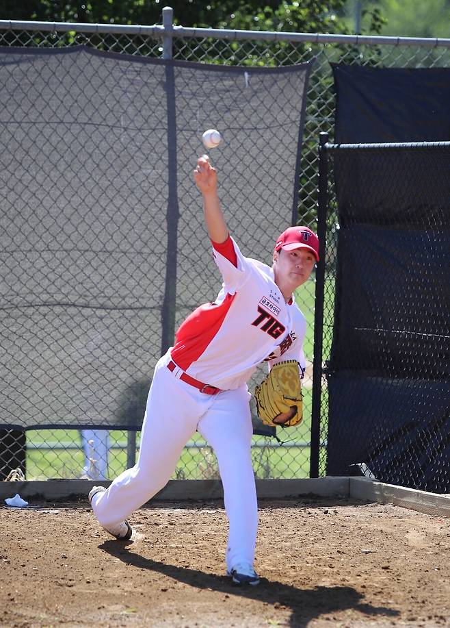 ▲ 드라이브라인 프로그램의 우등생으로 손꼽히는 정해영은 지난해 이맘때보다 확실히 좋은 구위를 선보이고 있다 ⓒKIA타이거즈