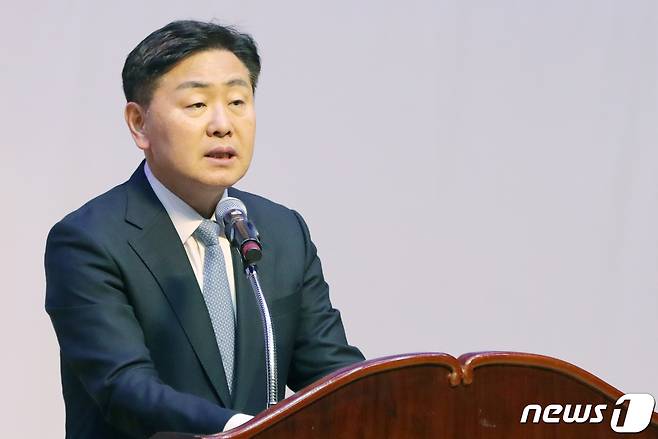 김관영 전북특별자치도지사가 1일 전북 전주시 전북특별자치도청 공연장에서 열린 제105주년 3·1절 기념식에서 기념사를 하고 있다. 2024.3.1/뉴스1 ⓒ News1 유경석 기자