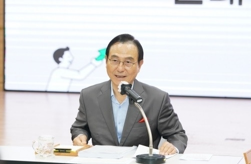 박상돈 충남 천안시장이 회의를 진행하고 있다. 서울신문DB