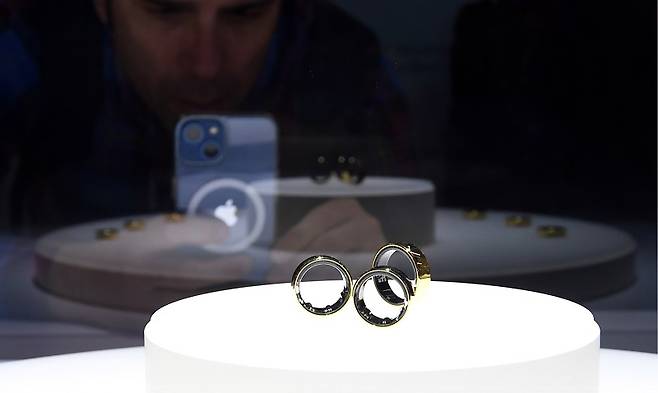 &nbsp;삼성전자에 이어 화웨이도 스마트링을 개발 중이라고 밝혔다.[사진=뉴시스]