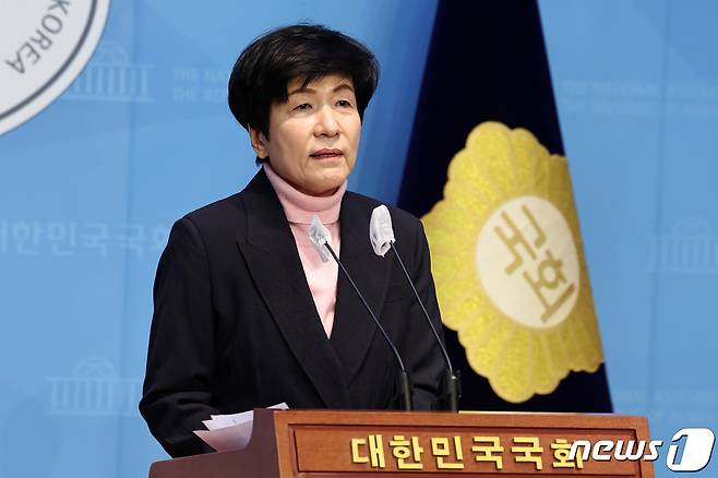 김영주 국회부의장이 3일 오후 서울 여의도 국회 소통관에서 채용비리 의혹 관련 기자회견을 하고 있다. 2024.3.3/뉴스1 ⓒ News1 구윤성 기자