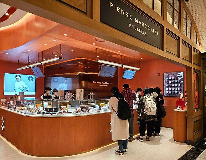 신세계백화점, 국내 최대 디저트 전문관 '스위트 파크' 오픈