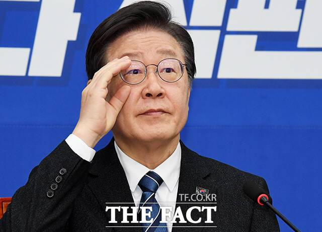 이재명 더불어민주당 대표가 4일 오전 서울 여의도 국회에서 열린 최고위원회의에 참석해 모두발언을 있다. /국회=배정한 기자