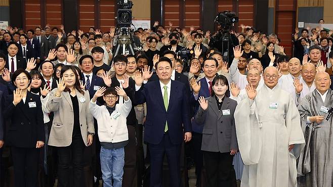 팔공산 국립공원 승격 기념촬영 [대통령실통신사진기자단]