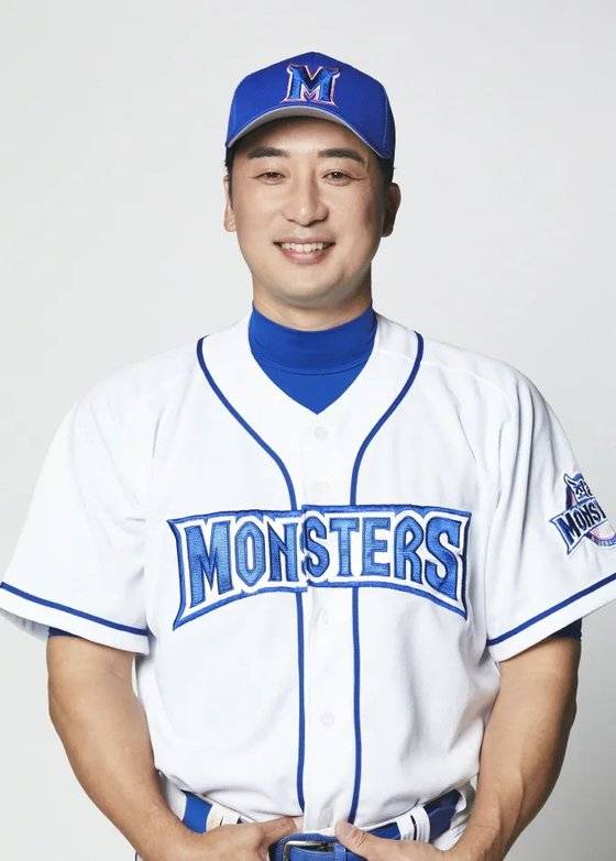 JTBC 예능 최강야구에서 활약중인 이택근 해설위원. 사진 JTBC